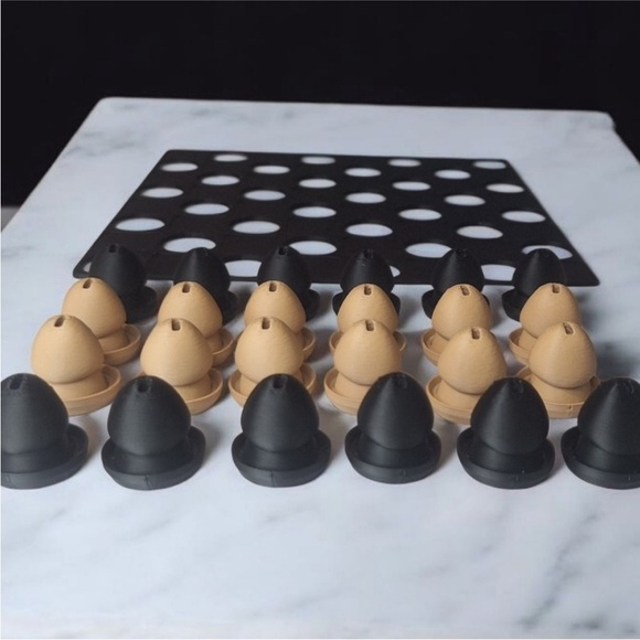 Peckers!! Board Game! NOT CHECKERS 🚫 👍 PECKERS 👍 - Picture 6 of 8